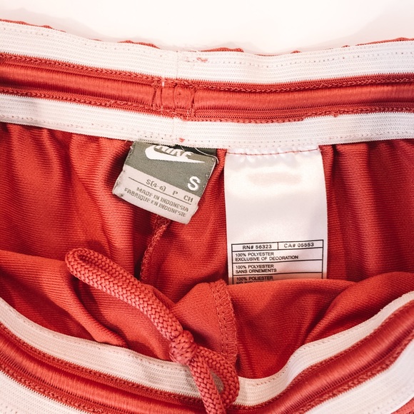 Vintage Nike Shorts!! - Picture 3 of 7